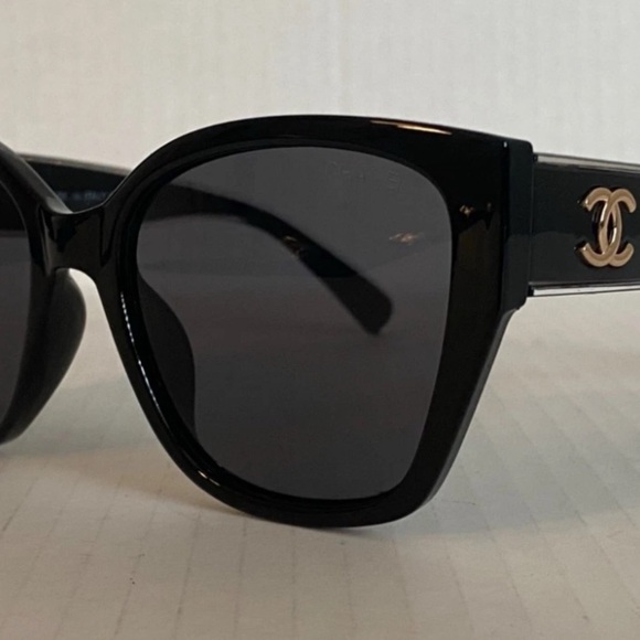 CHANEL Black Sunglasses with Gold Logo - Picture 2 of 8